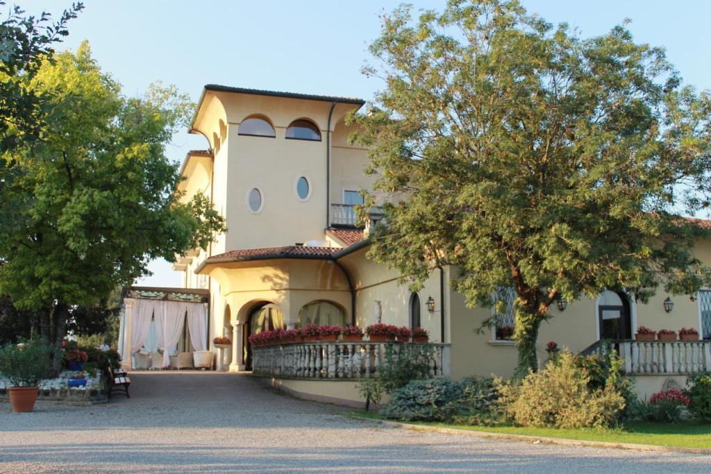Villa Belvedere 1849 Misano di Gera dʼAdda エクステリア 写真