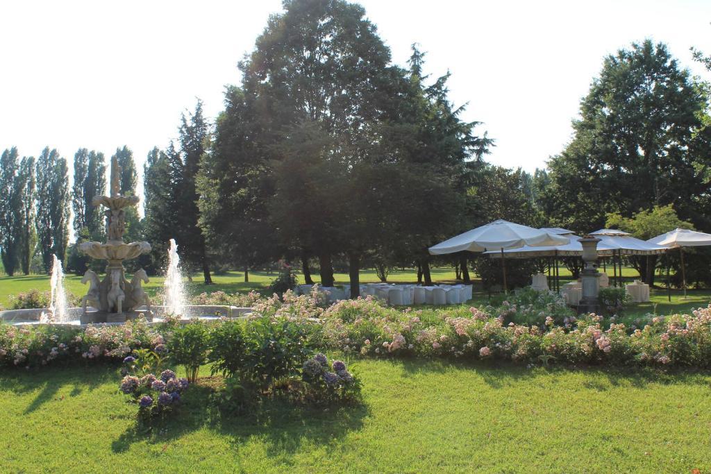 Villa Belvedere 1849 Misano di Gera dʼAdda エクステリア 写真